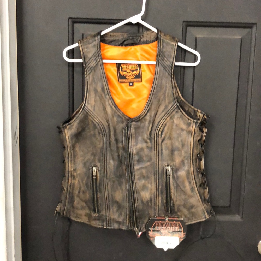 BRAND NEW WOMENS VEST LEATHER